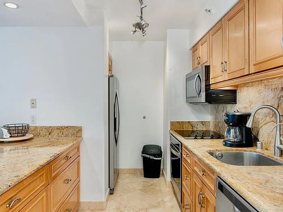 5th image of 1810 Avenida Del Mundo Unit 601