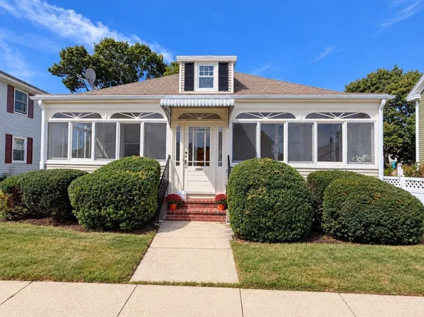 57 Glendale Ave, Peabody, MA 01960