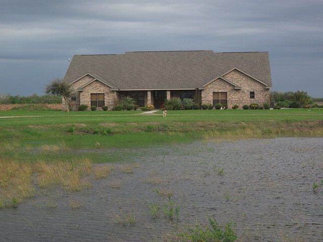 1st image of 1702 Wright Dr