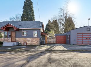 9328 SE Glenwood St, Portland, OR 97266