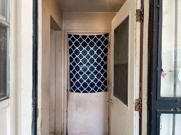 3rd image of 4664 Maddox Ave