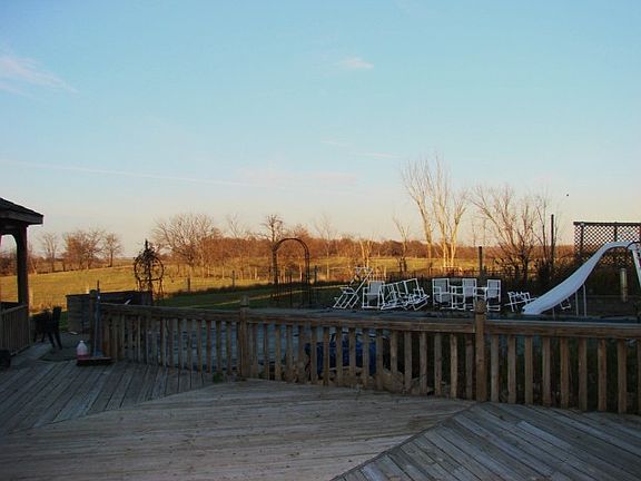 4th image of 656 N Highway 65