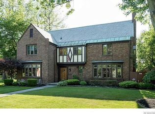 35 Brantwood Rd, Amherst, NY 14226