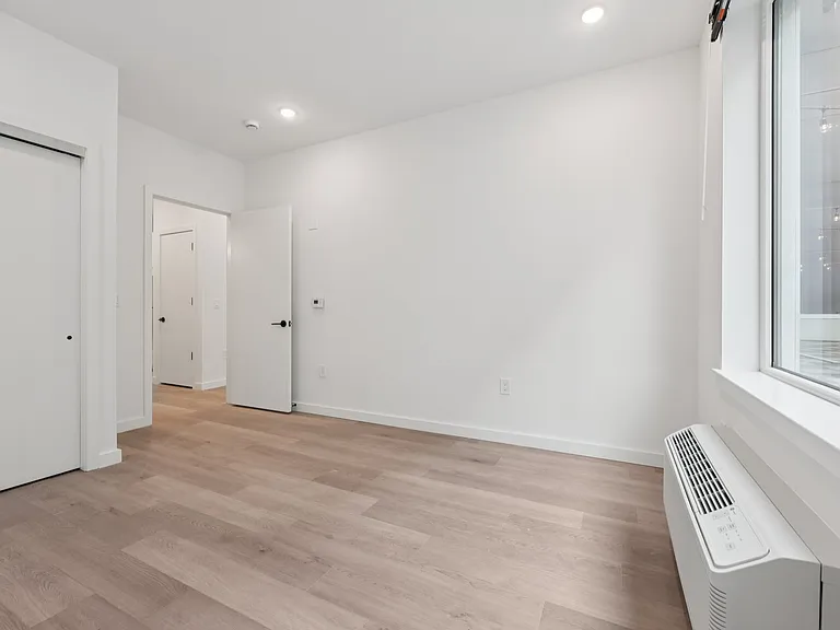130 Monitor Street — Photo 28