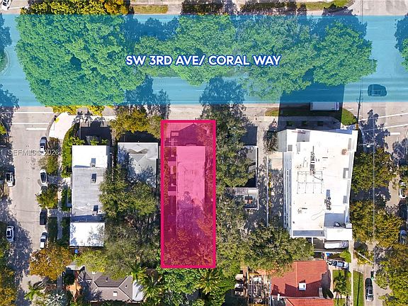 3rd image of 2825 SW 3rd Ave