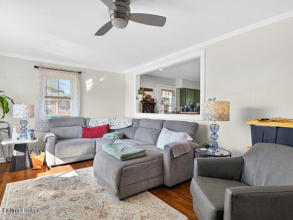 3rd image of 114 Spring St