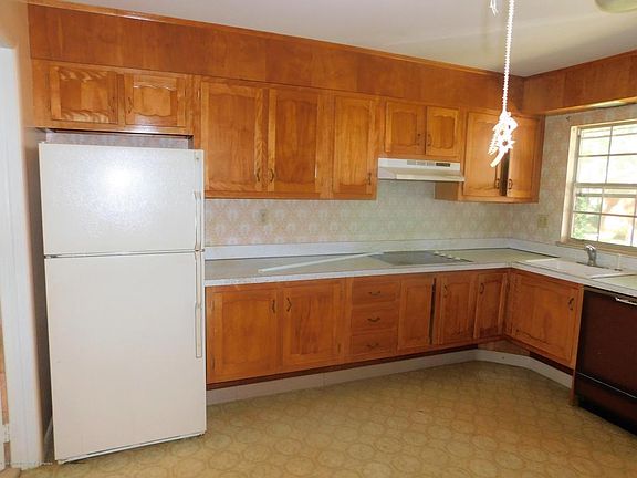 4th image of 147A Farrington Ct