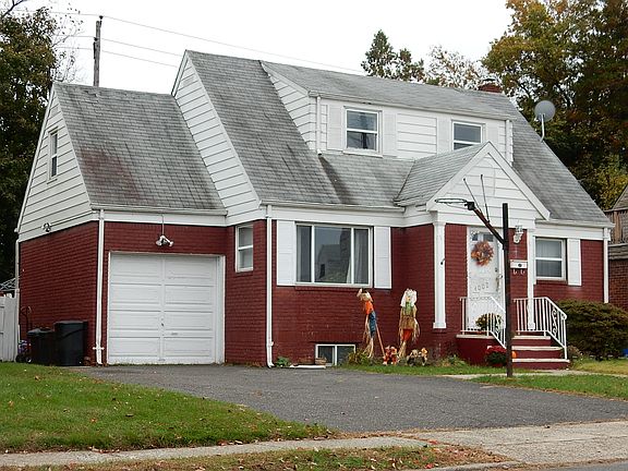 2nd image of 40-02 Northern Dr