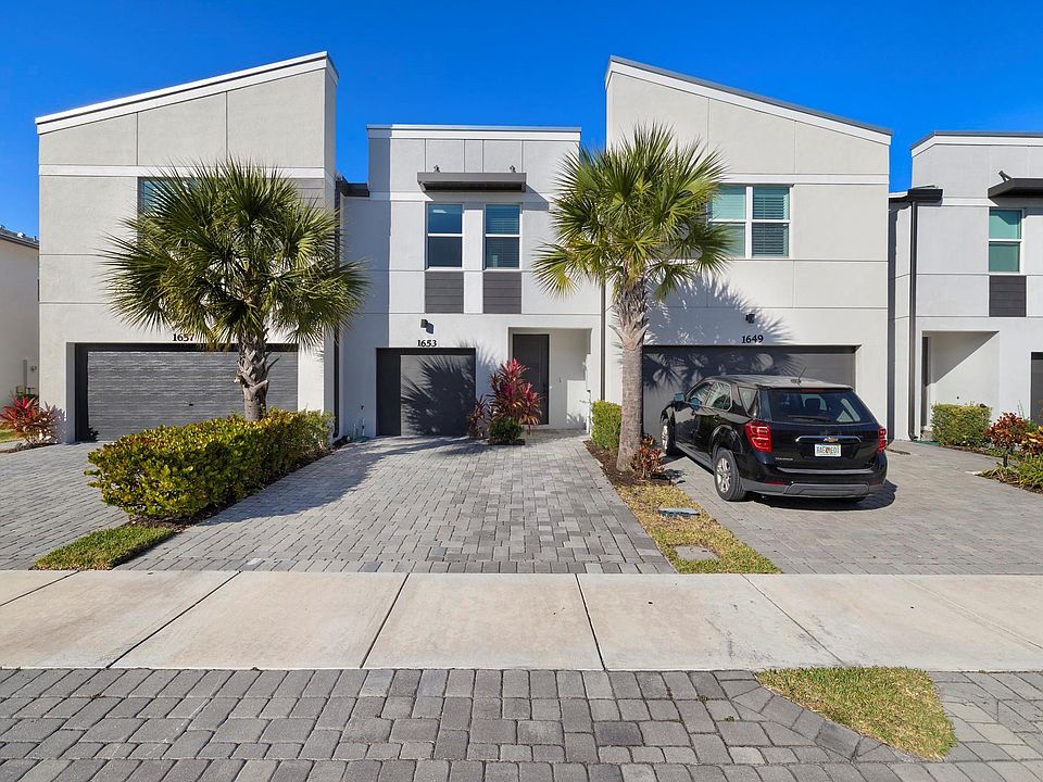 1st image of 1653 Lindley Street