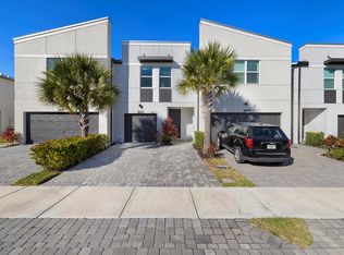 1653 Lindley St, Mangonia Park, FL 33407
