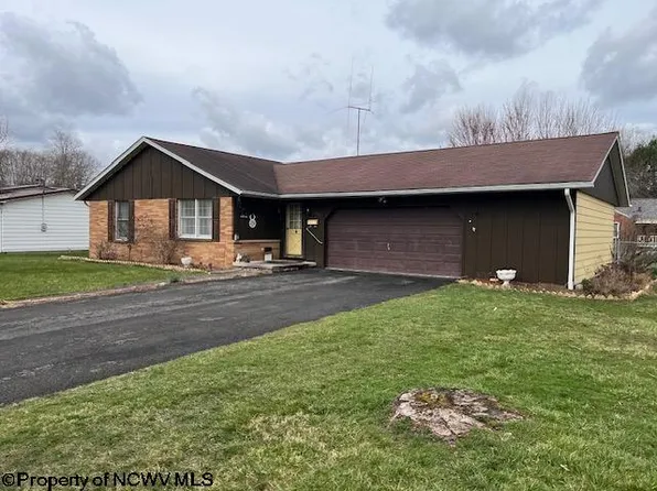 115 Ferndale Dr, Elkins, WV 26241