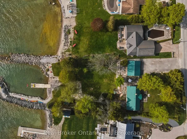 275 Balmy Beach Rd, Georgian Bluffs, ON N4K 5N4