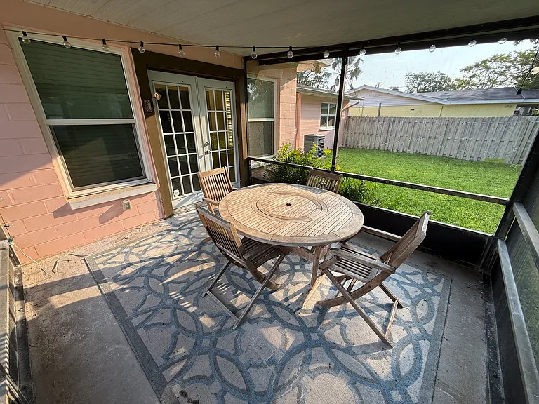 140 Sanchez Ave — Photo 4