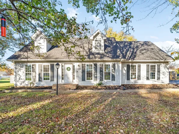1140 Sanderson Dr, Hopkinsville, KY 42240