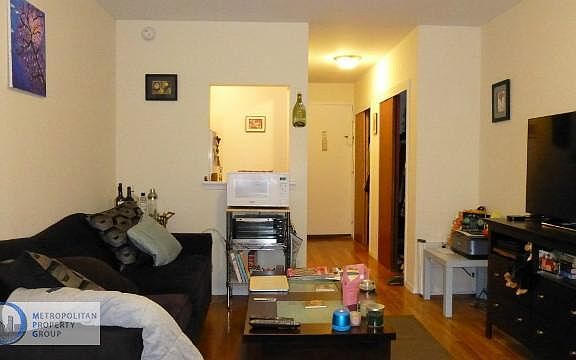 4th image of 210 E 29th St APT 3C