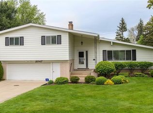 2047 Marshfield Rd, Mayfield Heights, OH 44124