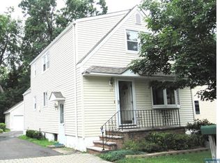 117 Cloverdale Ave, Paramus, NJ 07652