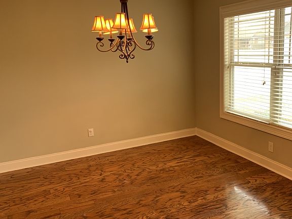 4th image of 448 Stone Park Blvd