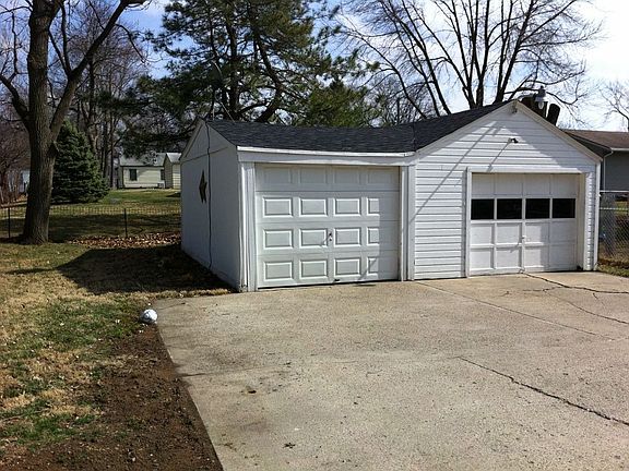 Garage and Parking Pad