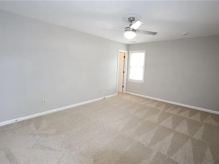 1359 Oakengate Dr — Photo 35