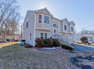 37 Glen Albyn St, Springfield, MA 01104