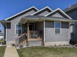 708 G Ave NW, Cedar Rapids, IA 52405