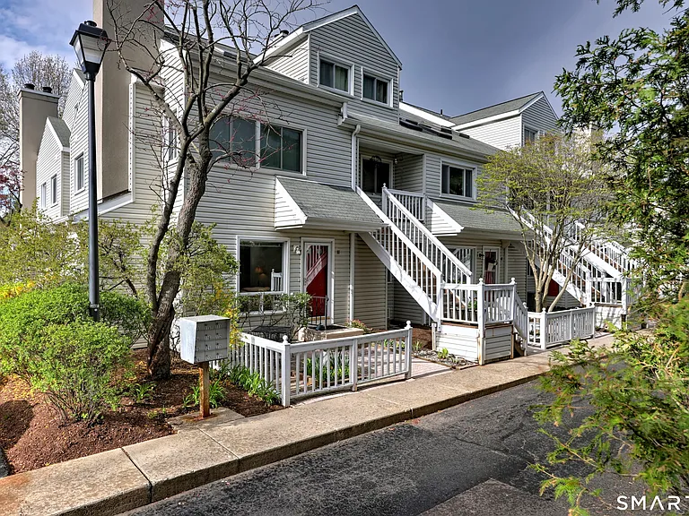 510 E Main St #111 — Photo 1