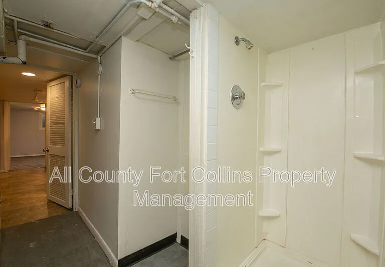 224 1/2 S Loomis Ave — Photo 10