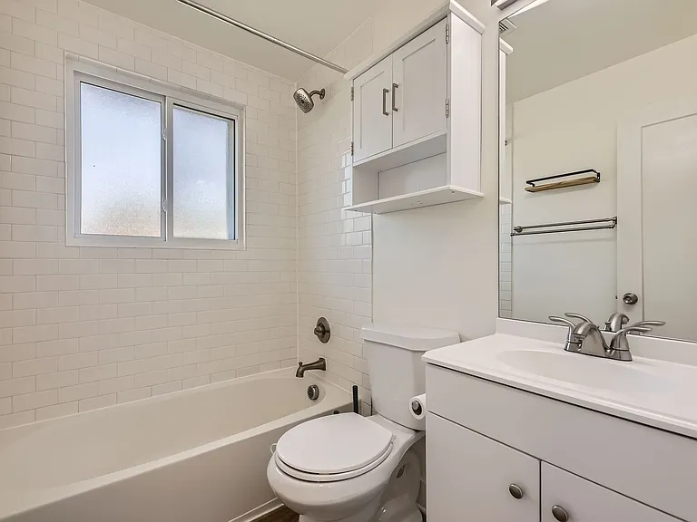3221 E 33rd Ave — Photo 8