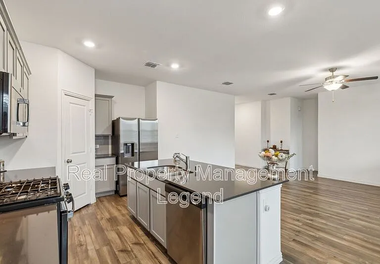 3803 Thomas Plains Dr — Photo 9