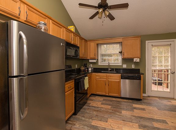 2nd image of 435 Woodale Dr