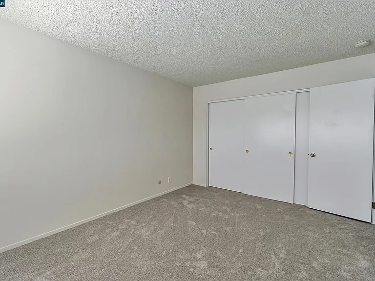 1956 Fair Ridge Ct — Photo 24