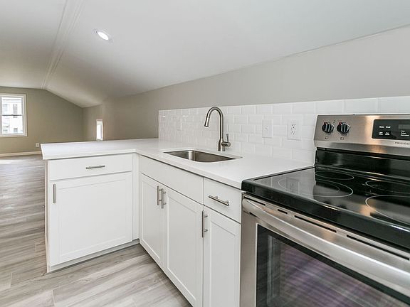 4th image of 4527 South St #1