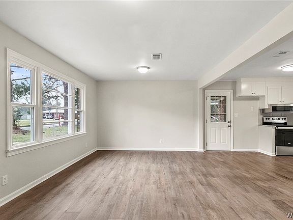 5th image of 3314 4th Ave