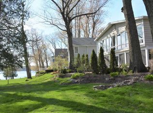 166 Birch Walnut Dr, Williams Bay, WI 53191