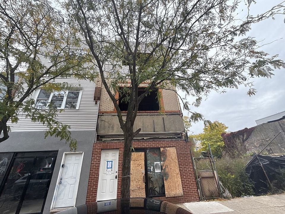 2nd image of 1427 Point Breeze Ave