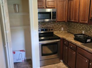 128 Laurel Grove Ct #B, Canadensis, PA 18325
