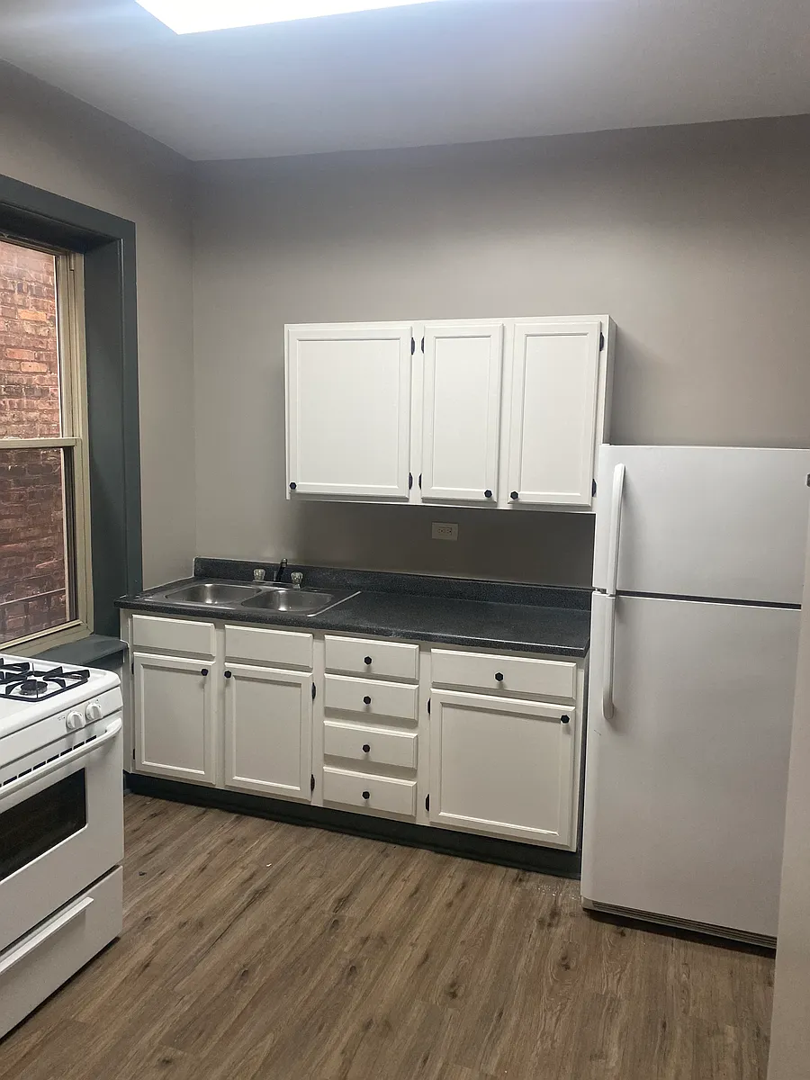 Building Photo - 1710 S Paulina St #2R
