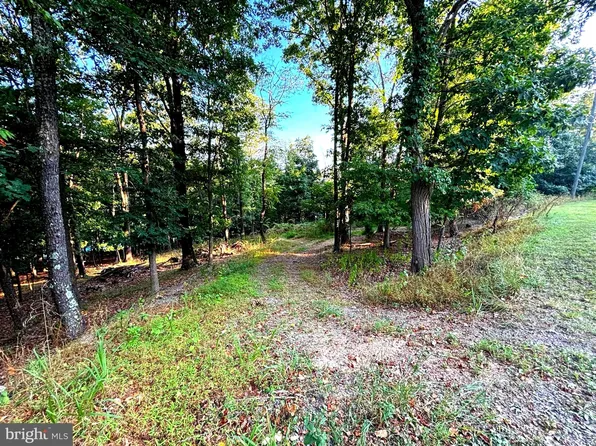 487 Pinepointe Dr, Keyser, WV 26726