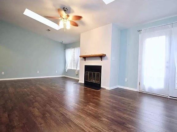5th image of 630 Waters Dr