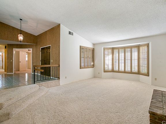 5th image of 4854 Raymond Dr