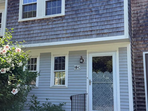 300 Falmouth Road APT 19C, Mashpee, MA 02649