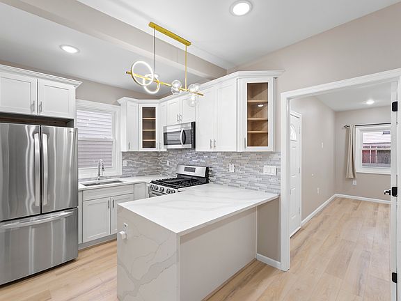 5th image of 40 Lewis Ave #1