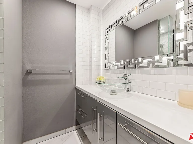10747 Wilshire Blvd #1103 — Photo 27
