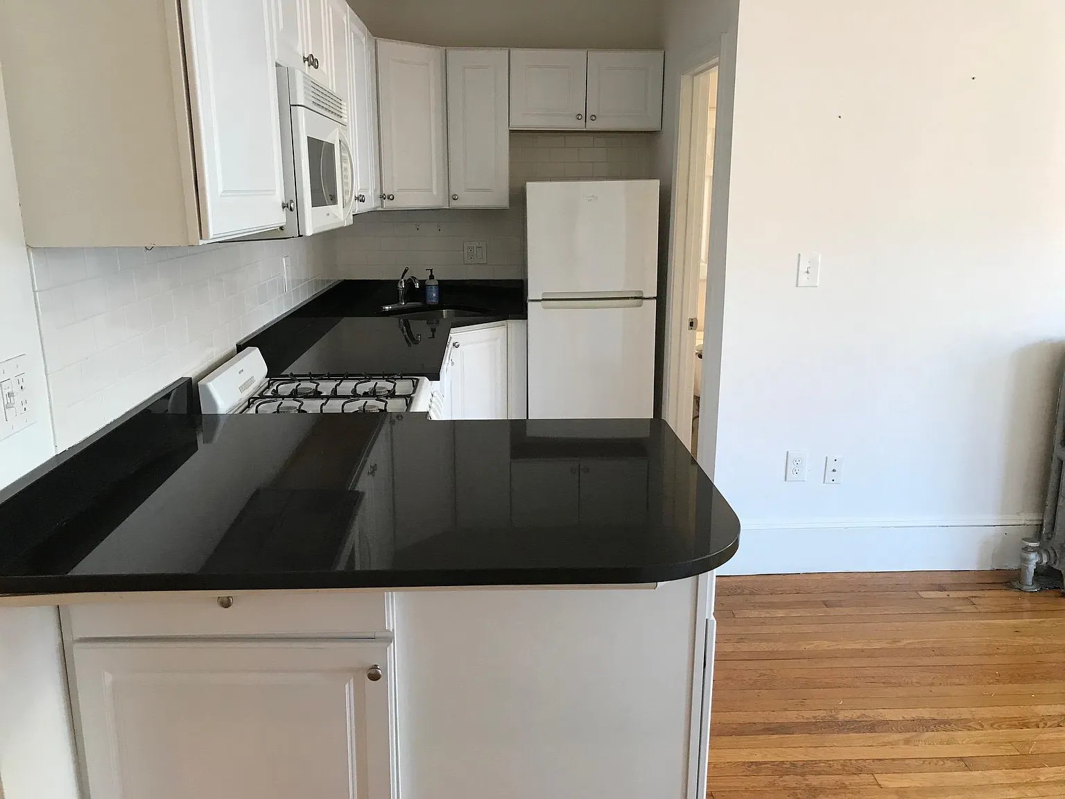 26 Hemenway St — Photo 3