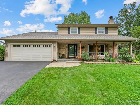 38W686 Ridgewood Ln, Elgin, IL 60124