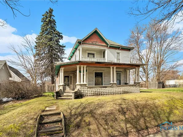 213 N Main St, Bradner, OH 43406