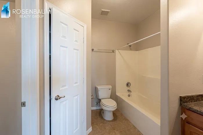 15237 S Moon Valley Rd #D — Photo 10