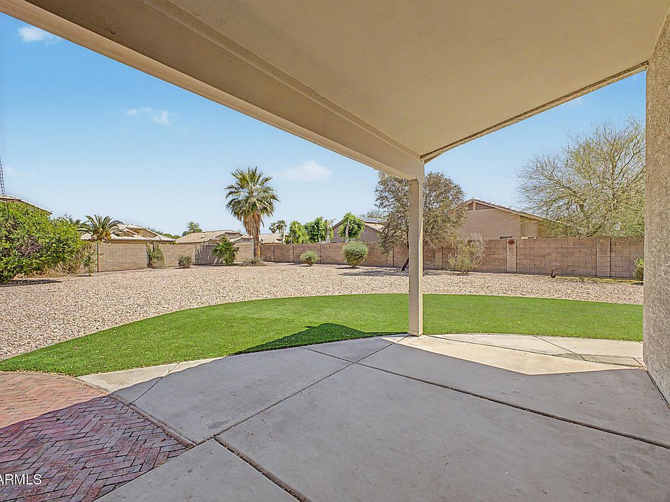 1st image of 8551 W VOLTAIRE Avenue