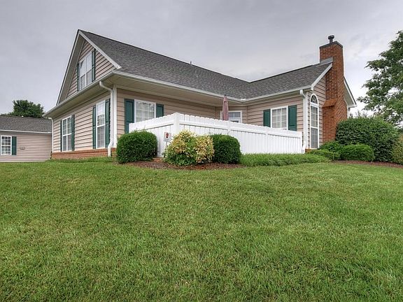 3rd image of 173 Avonlea Pl #0